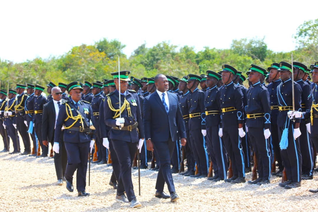 KATIBU MKUU WIZARA YA MAMBO YA NDANI YA NCHI AFUNGA MAFUNZO YA AWALI YA ASKARI WAPYA WA UHAMIAJI ZAIDI YA 500.  ‎