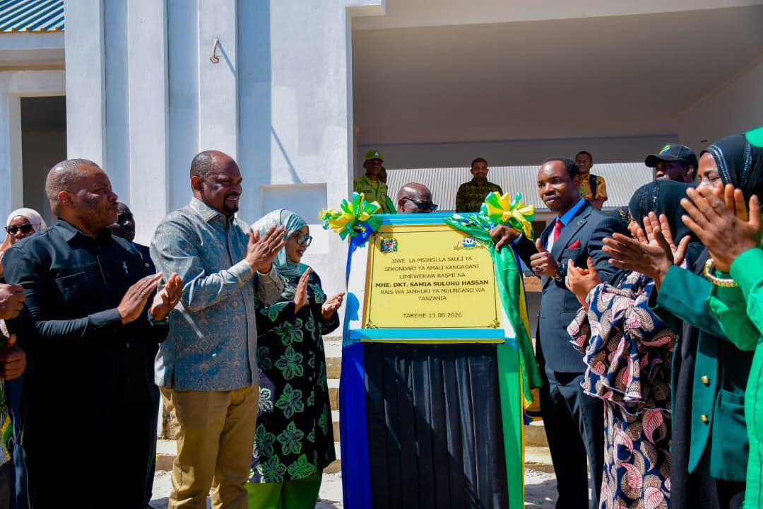 <div>Waziri wa Mambo ya Ndani ya Nchi, Patrobas Katambi, amemwakilisha Rais wa Jamhuri ya Muungano wa Tanzania Mhe. Dkt. Samia Suluhu Hassan katika Hafla&nbsp; ya kuweka Jiwe la Msingi&nbsp; la Ujenzi wa Skuli ya Mafunzo ya Amali,iliyoko Kijiji cha Kangagani ,Kaskazini Pemba. ‎Uwekaji jiwe la msingi wa Skuli hiyo ni muendelezo wa jitihada za Rais Dkt. Samia Suluhu Hassan katika kuimarisha Sekta&nbsp; ya Elimu&nbsp;</div>